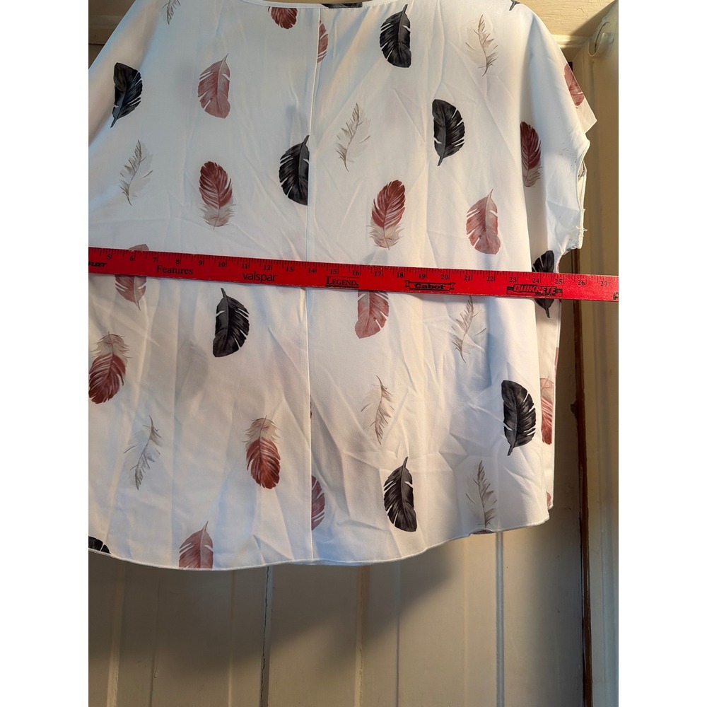 Shein Curve Women 3XL White Feather Print V-Neck Bar Detail Short Sleeve Blouse - Picture 5 of 6
